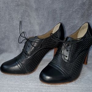 Audrey Brooke Black Perforated Oxford Heel 8M.